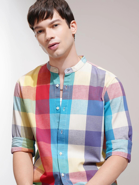 Casual Highlander outfit with t-shirt and accessories